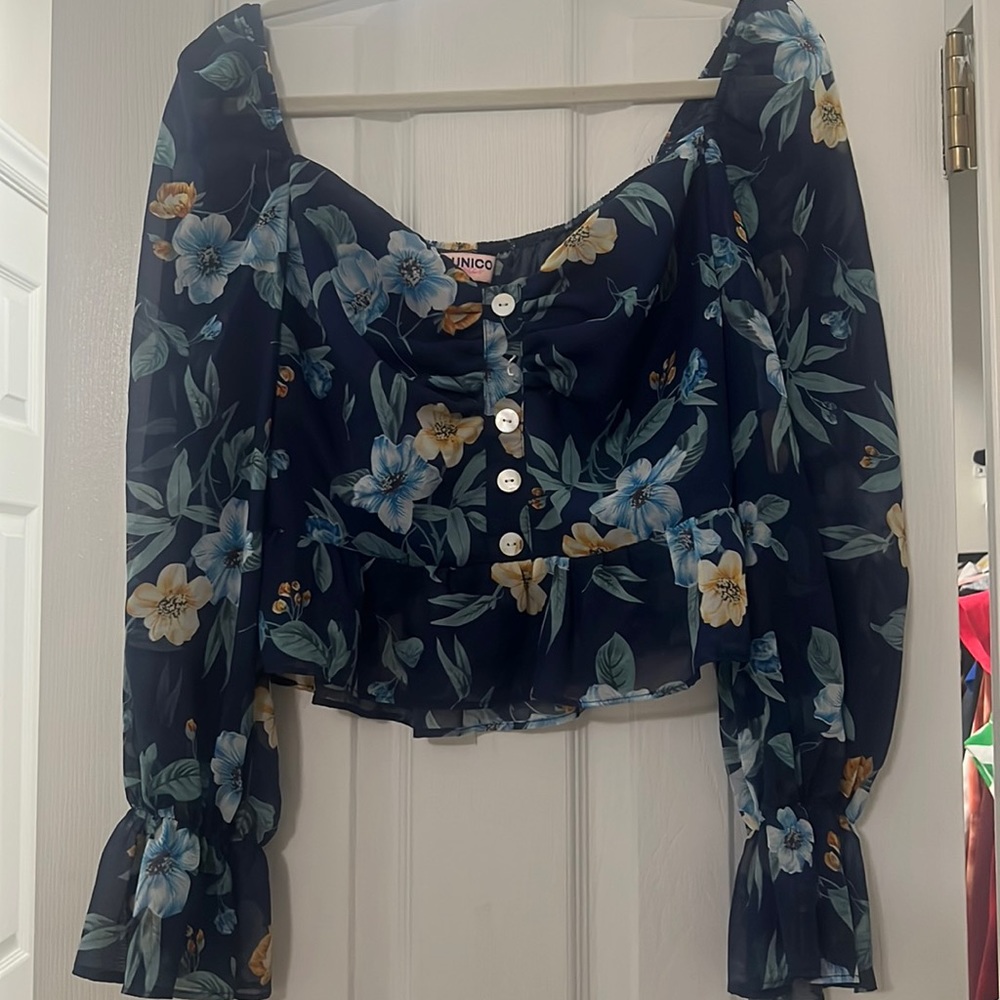Lulúnico shirt. Size L